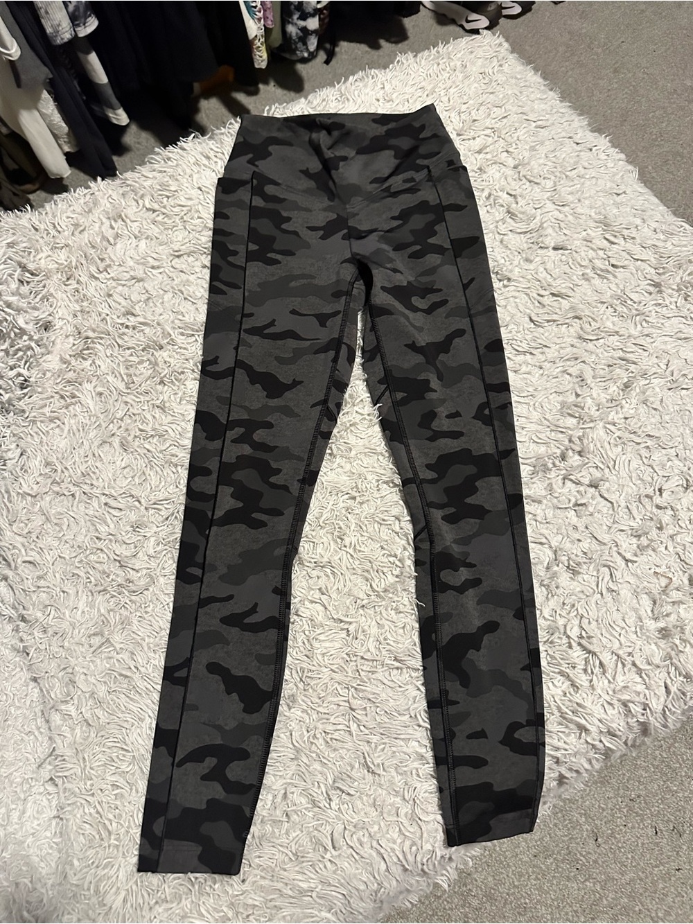 PINK Victoria's Secret Gray & Black Camo Leggings